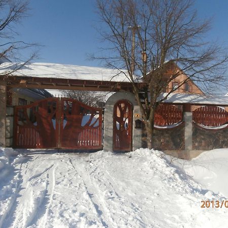 Karpatskiy Domyk Izki Esterno foto